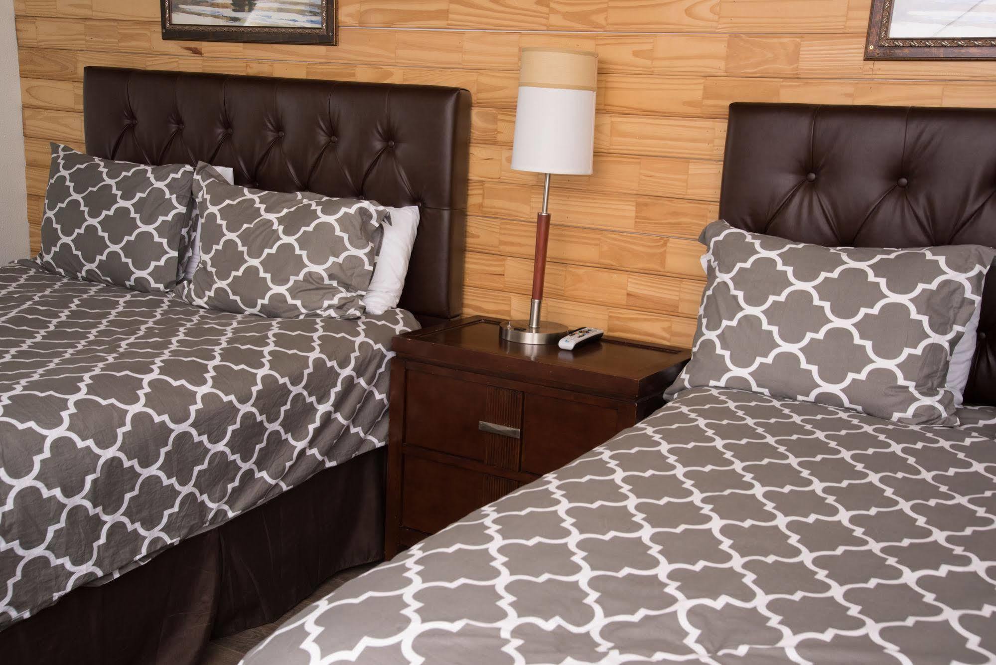 Yosemite Gold Country Lodge Coulterville Bagian luar foto