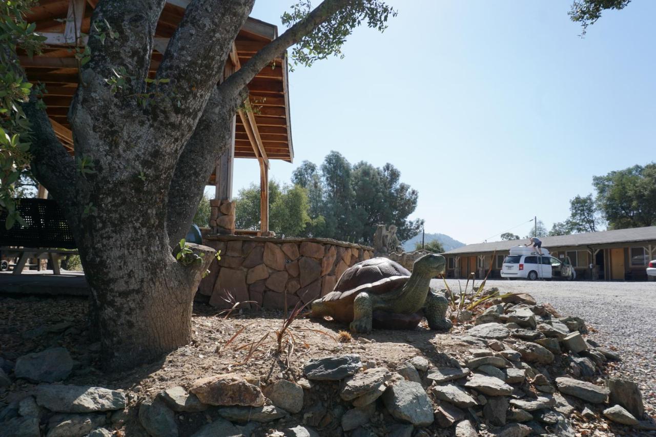 Yosemite Gold Country Lodge Coulterville Bagian luar foto